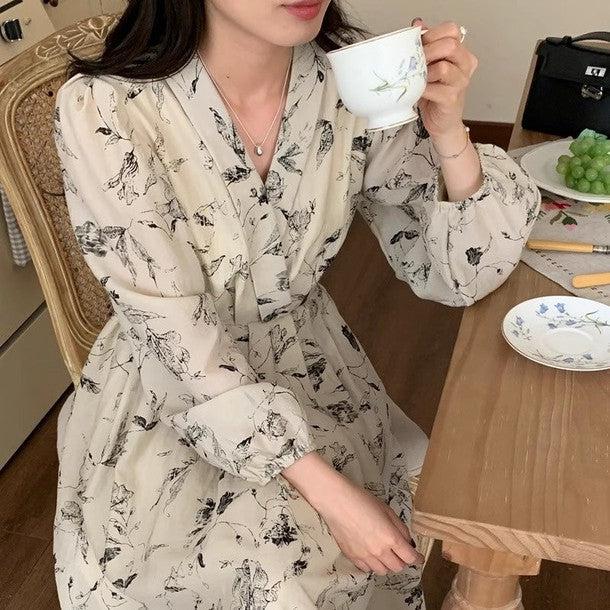 Vネックスケッチフラワーワンピース 6627-beige_お取り寄せ6627-画像2-韓国ファッション通販POPREA［ポップリア］