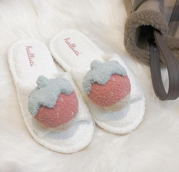 いちごモコモコスリッパ 3482-red/36(23.0cm)～37(23.5cm)_お取り寄せ34821-画像3-韓国ファッション通販POPREA［ポップリア］