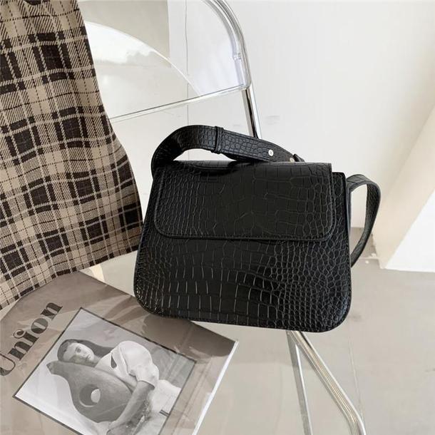 クロコパターンスクエアバッグ 4147-black_お取り寄せ41472-画像2-韓国ファッション通販POPREA［ポップリア］