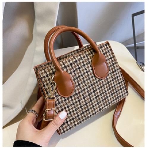 千鳥格子ショルダーバッグ 4222-light-brown_お取り寄せ42223-画像4-韓国ファッション通販POPREA［ポップリア］