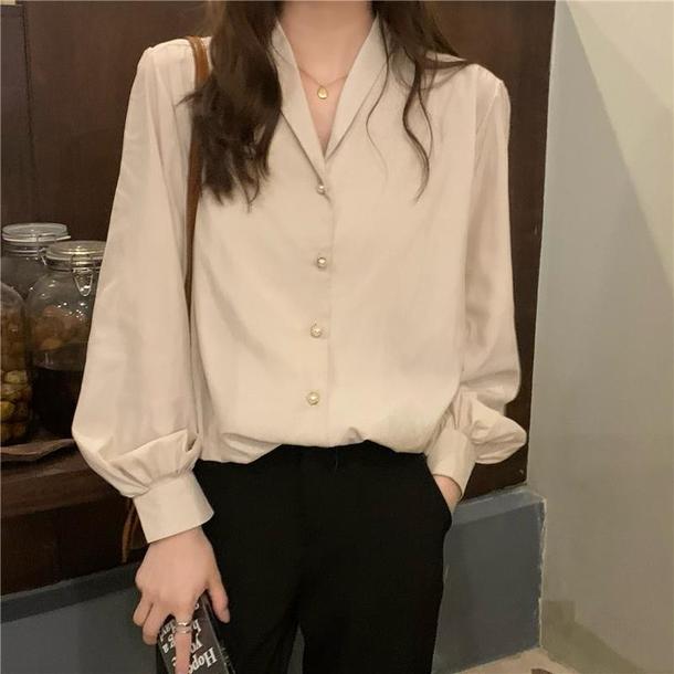 Vネックパールボタンブラウス 4689-beige_お取り寄せ46891-画像1-韓国ファッション通販POPREA［ポップリア］